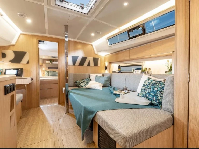 Pronajmout si Bavaria Bavaria C38 v Lefkáda