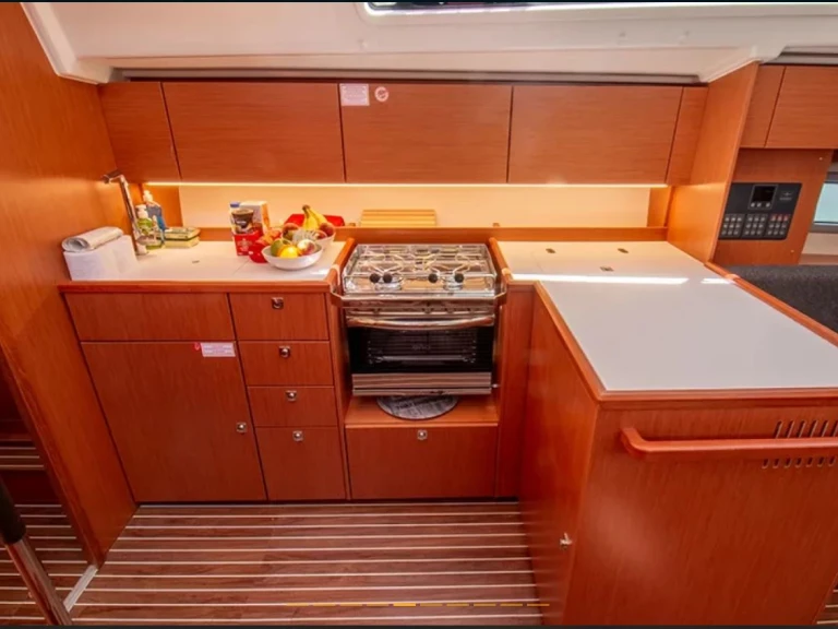 Pronájem lodi Bavaria Bavaria C42 v Lefkáda na Samboatu