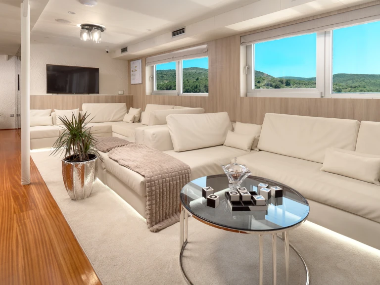 Pronájem lodi Split lákavé ceny Motoryacht Cristal