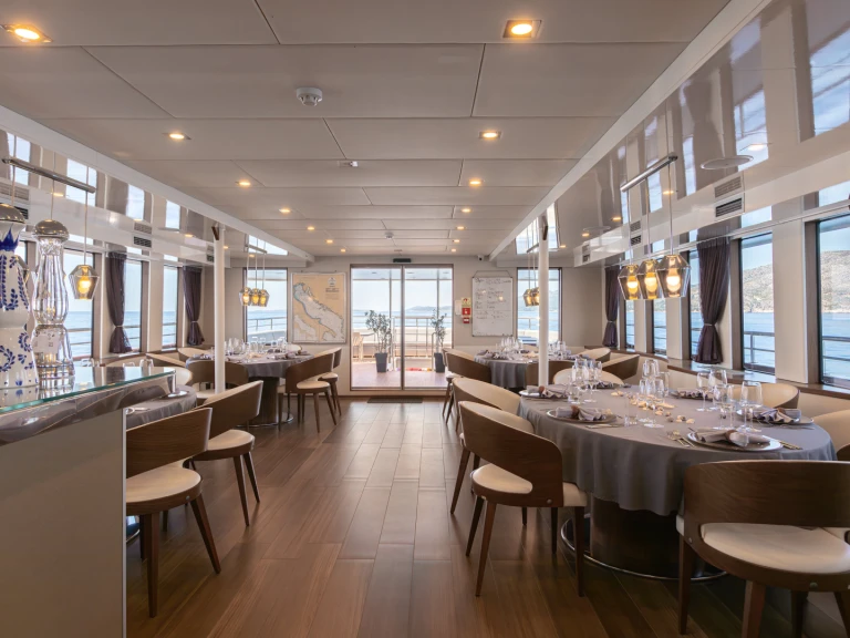 Pronájem Jachta v Split - Motoryacht Yolo