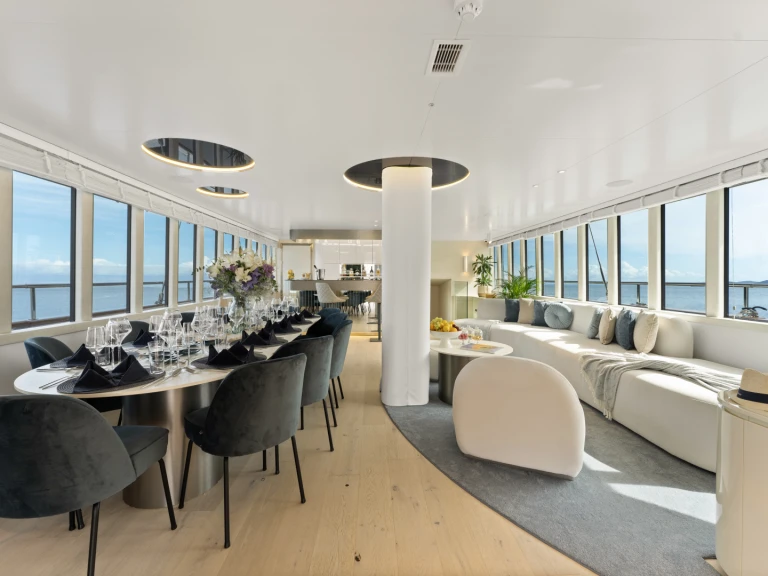 Pronajmout si  Motoryacht Maxita v Split