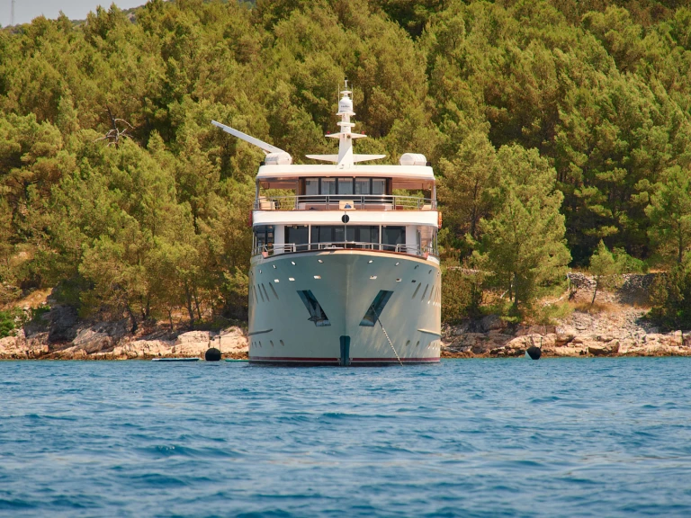 Pronájem lodi Split lákavé ceny Motoryacht Queen Eleganza