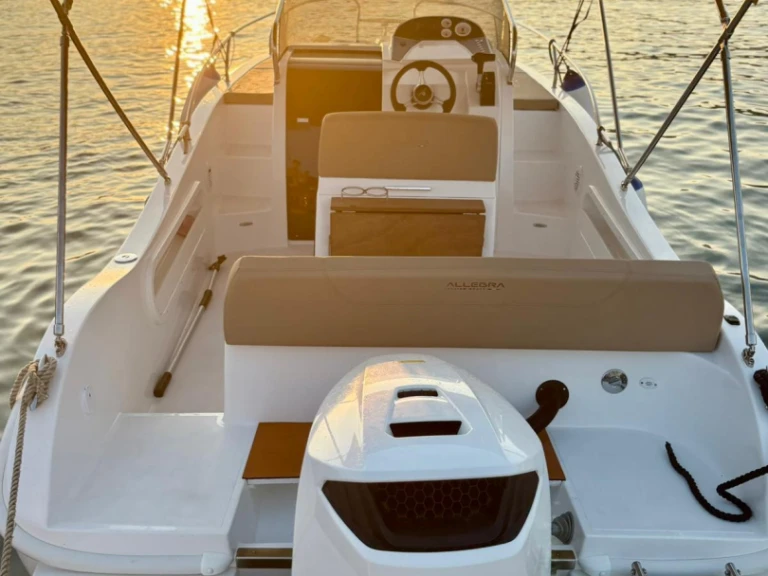 Pronajmout si Allegra Boats 21 Sun v Giardini-Naxos