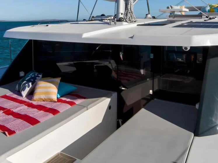 Pronájem lodi La Paz lákavé ceny Leopard 42