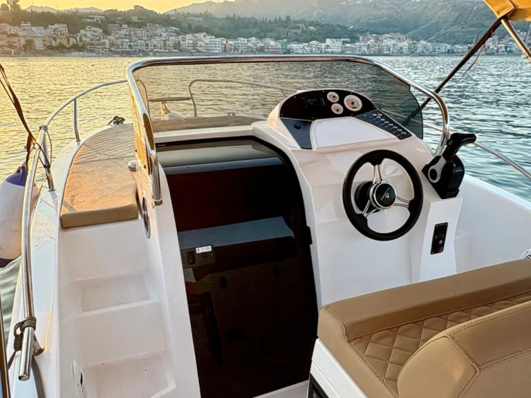 Pronájem lodi Giardini-Naxos lákavé ceny 21 Sun