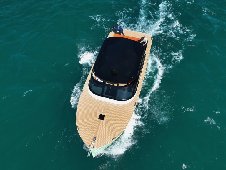 Pronajmout Motorová loď se skipperem či ne Felix v Split