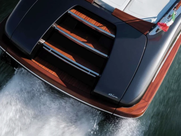 Motorová loď k pronájmu v Santa Eularia des Riu za nejlepší cenu