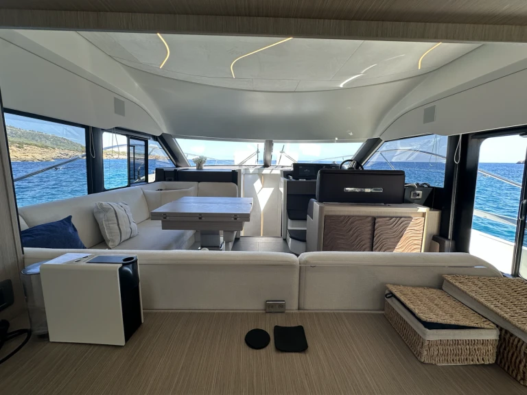 Pronájem Motorová loď v Santa Eularia des Riu -Prestige Yachts F49