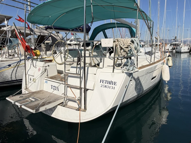 Pronajmout si Jeanneau Sun Odyssey 439 Toya v Fethiye