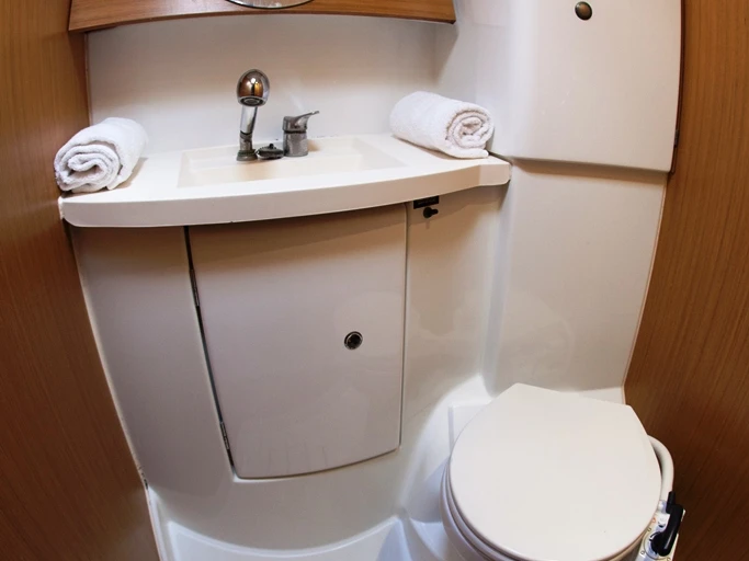 Pronájem lodi Jeanneau Sun Odyssey 42i v Nea Peramos na Samboatu