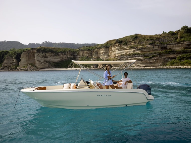 Pronajmout si Invictus  200SX v Fornells