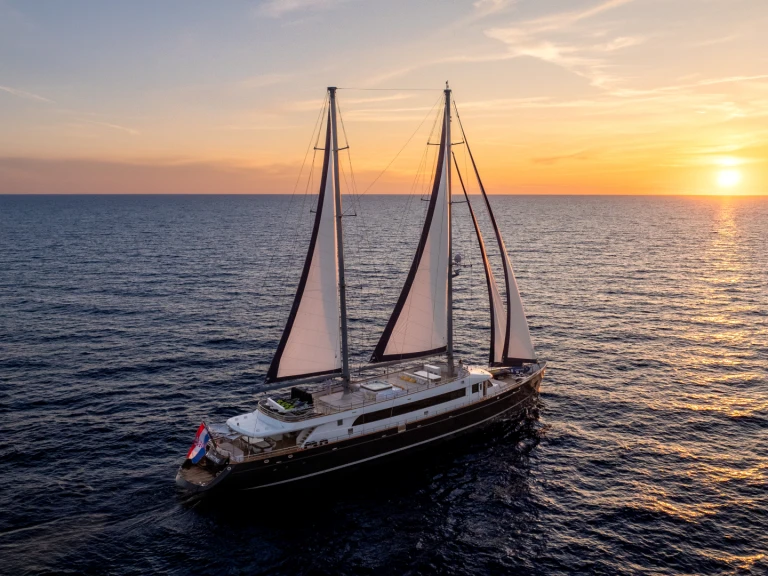 Pronájem Plachetnice  s licencí