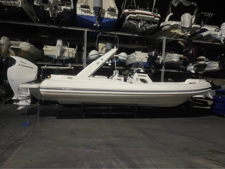 Pronájem Polotuhá loď Almar s licencí