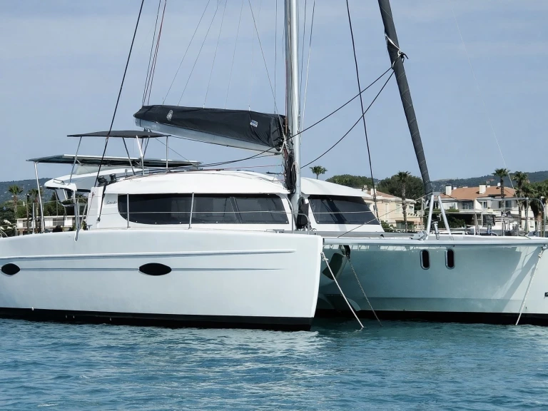 Fountaine Pajot Lipari 41 jednotlivci a charterové společnosti v Marseille