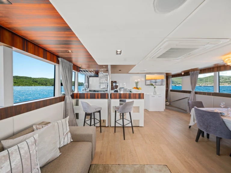 Pronájem lodi Split lákavé ceny Luxury Sailing Yacht Dalmatino