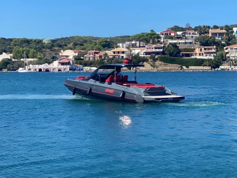 Sacs Rebel 47 Open jednotlivci a charterové společnosti v Beaulieu-sur-Mer