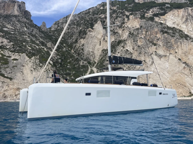 Pronajmout Katamarán se skipperem či ne Lagoon v Polignano a Mare