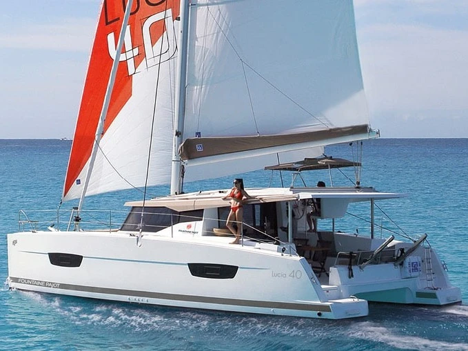 Pronajmout si Fountaine Pajot Lucia 40 v Port Grimaud