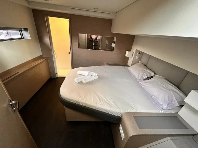 Pronájem Katamarán Fountaine Pajot s licencí