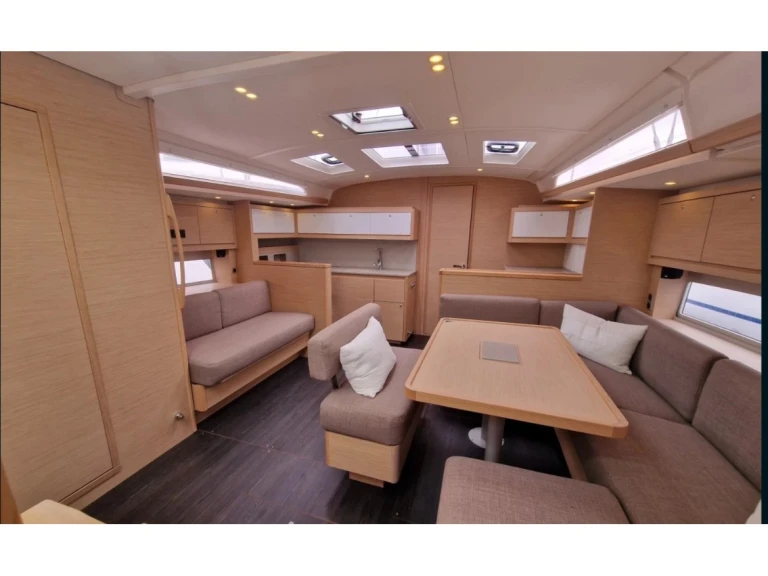 Pronajmout si Dufour Dufour 470 v Port Grimaud