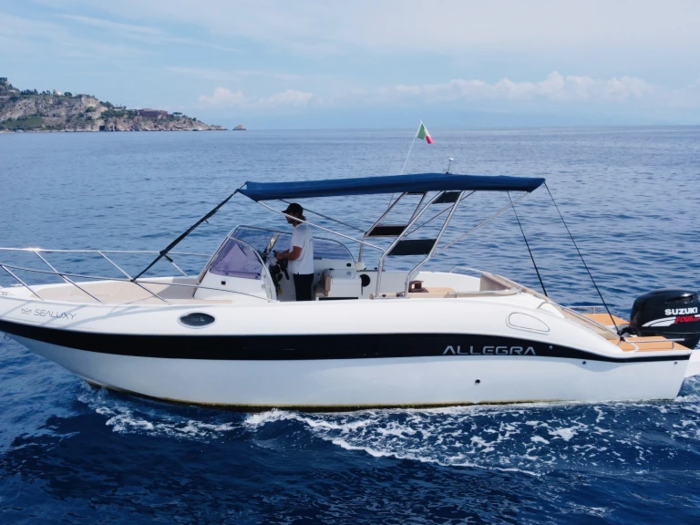 Pronajmout si Allegra Boats All 7.9.0 Open Day v Giardini-Naxos