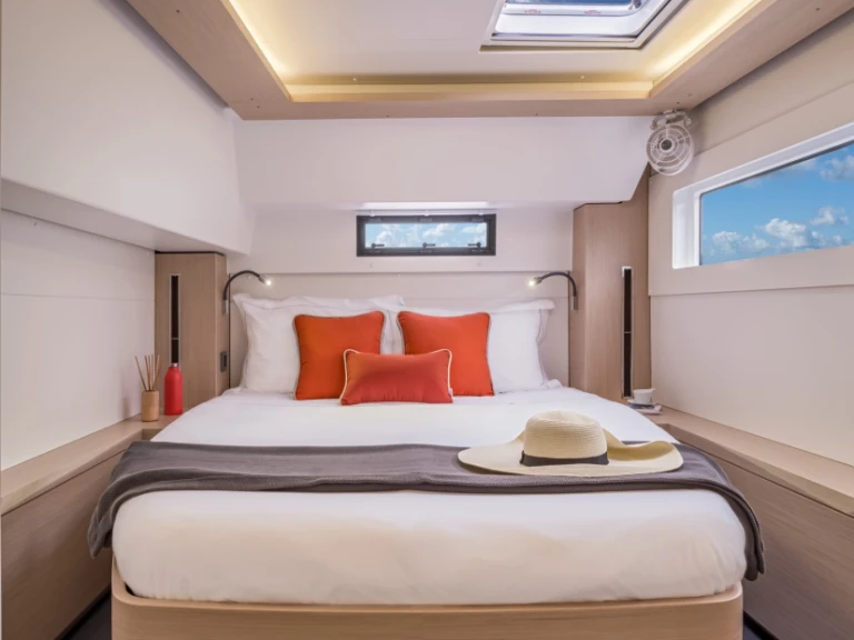 Pronájem Katamarán Lagoon s licencí