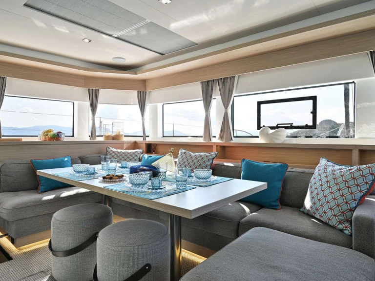 Pronajmout si Lagoon Utopia v Atény