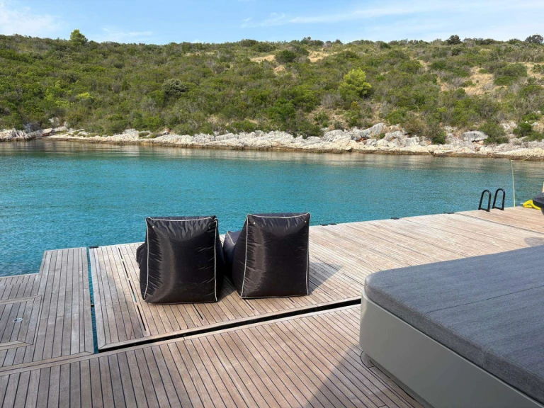 Pronajmout Jachta se skipperem či ne  v Atény