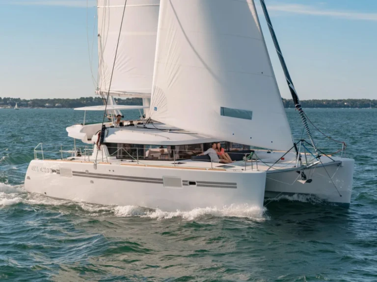 Pronájem Katamarán v Figari -Lagoon Lagoon 450