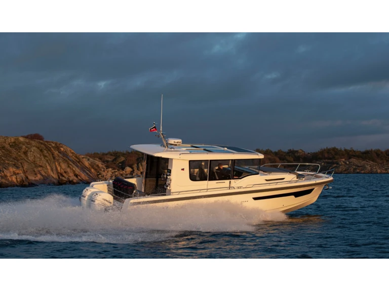 Pronájem Motorová loď Nimbus s licencí