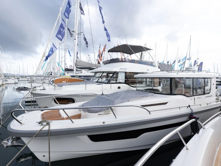 Nimbus Nimbus Commuter C11 jednotlivci a charterové společnosti v Split