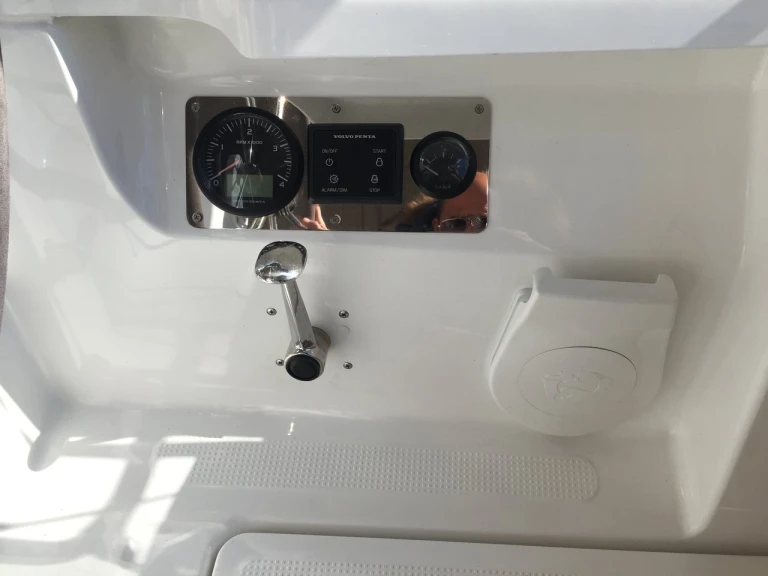 Pronájem Plachetnice Bavaria s licencí