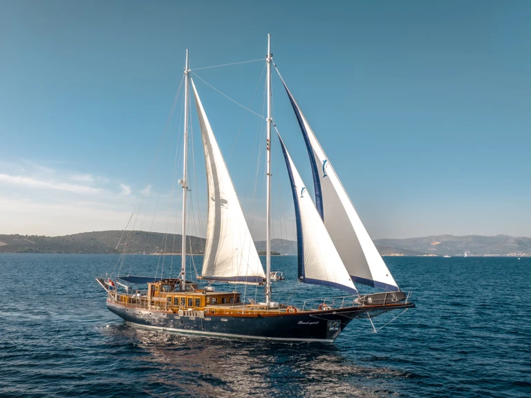 Pronájem lodi Split lákavé ceny Gulet Smart Spirit