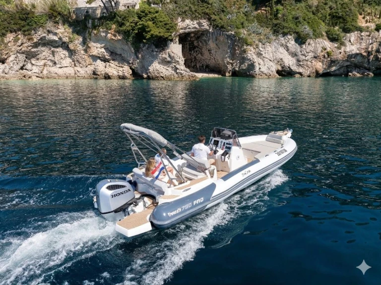 Pronájem Polotuhá loď v Dubrovník -Marlin Boat Dynamic 790 pro