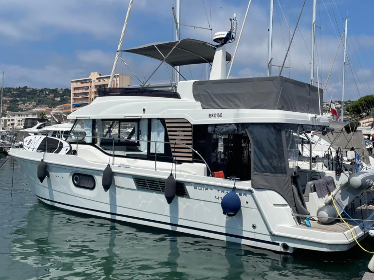 Pronajmout si Bénéteau Swift Trawler 41 Fly v Golfe-Juan