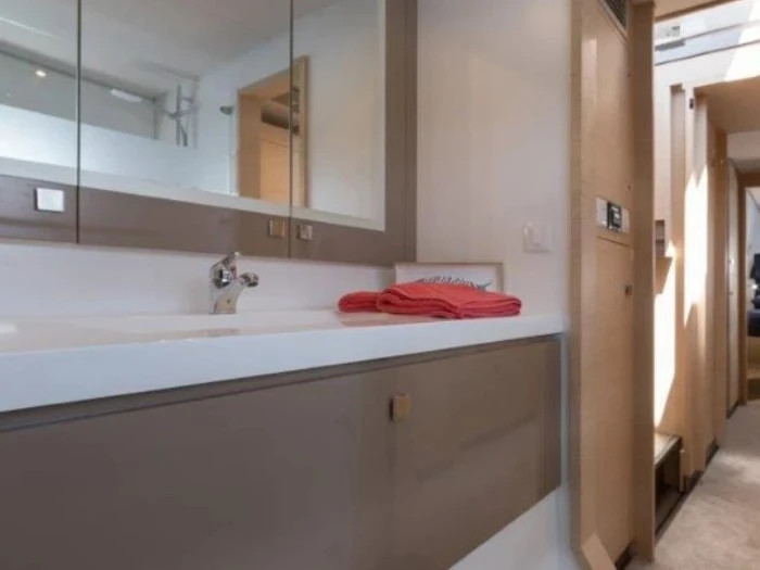 Fountaine Pajot Saona 47 jednotlivci a charterové společnosti v Toúrlos