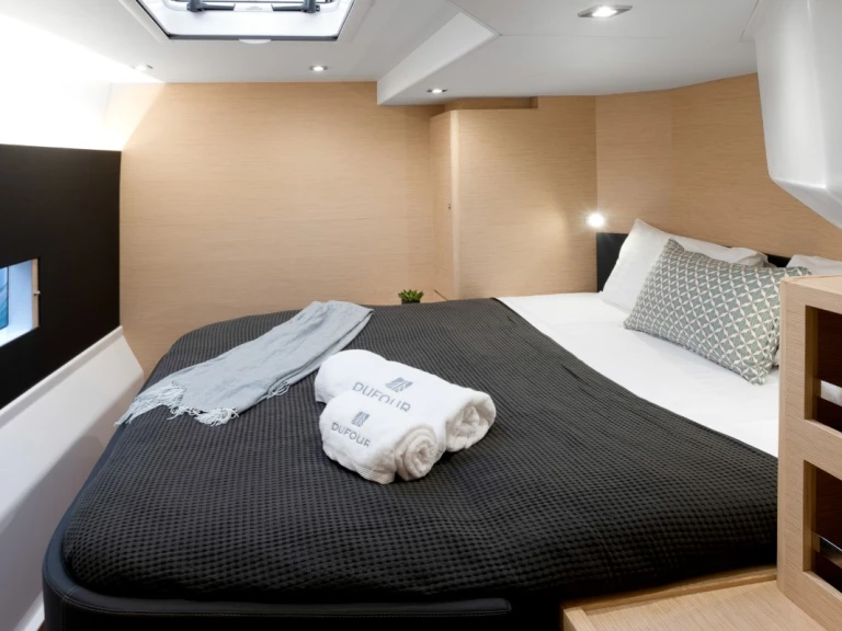 Pronajmout si Dufour Dufour 48 CAT v Paros (ostrov)