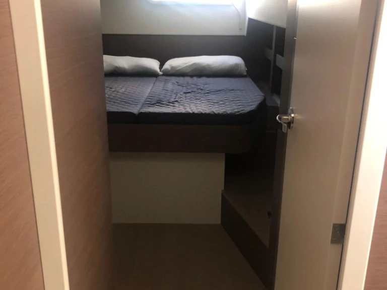 Pronájem lodi Bali Bali 4.6 v Sandy Ground na Samboatu