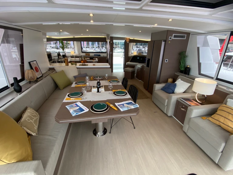 Pronajmout si Bali Bali 5.4 v Sandy Ground