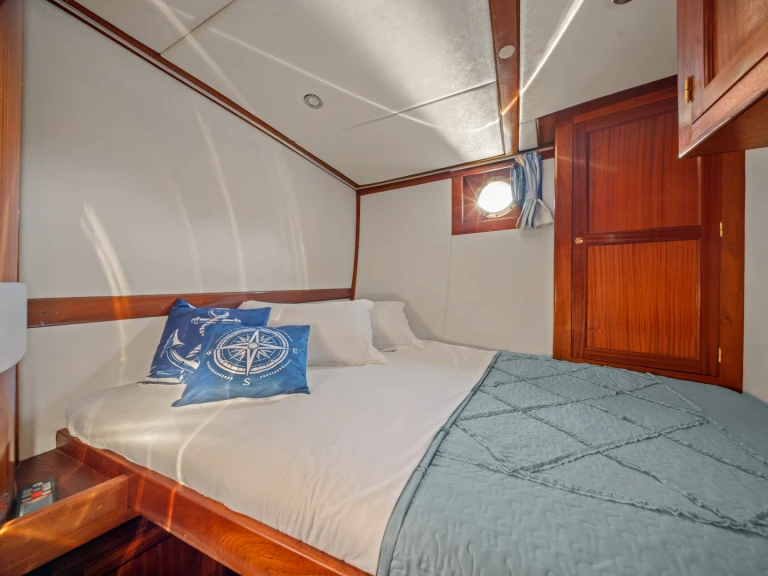 Pronájem lodi Split lákavé ceny Gulet Smart Spirit