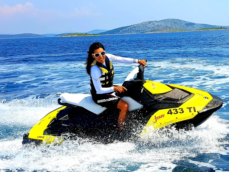 Pronajmout Vodní skútr se skipperem či ne Sea-Doo v Jezera