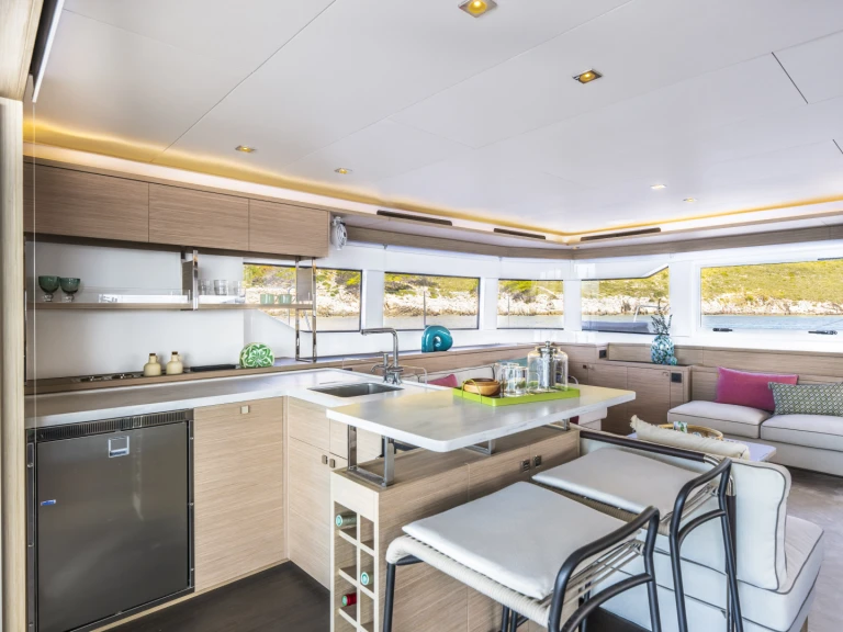 Pronájem lodi Lagoon Lagoon 60 v Salerno na Samboatu