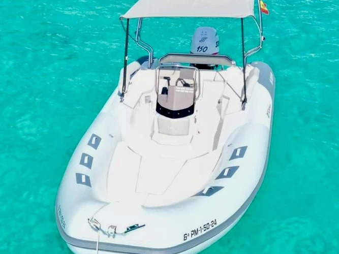 Selva-Marine 640 jednotlivci a charterové společnosti v Cala d'Or