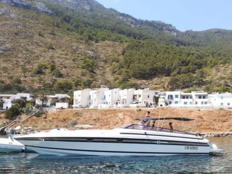 Pronájem lodi Cherokee Yachts  Cherokee Yachts 45 v Lugano (District) na Samboatu