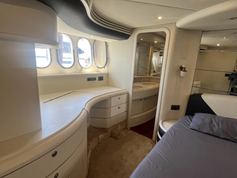 Pronájem lodi Azimut Absolute 43 Fly v Beşiktaş na Samboatu