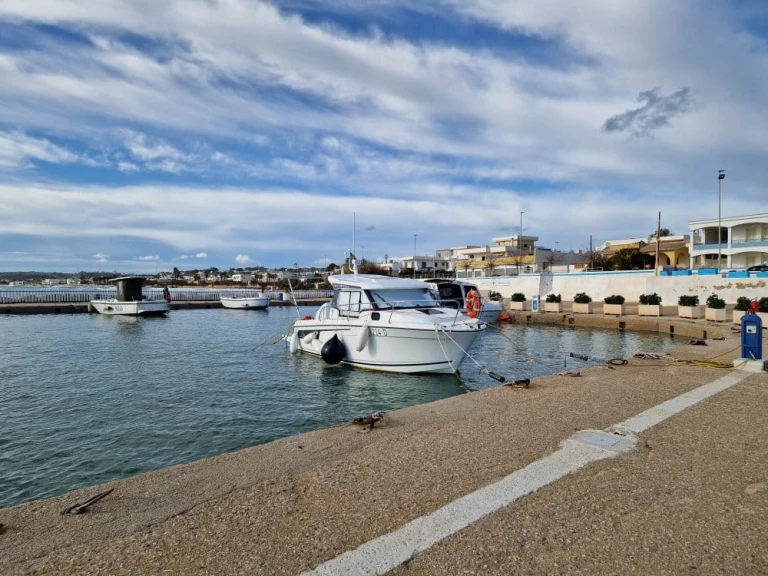 Jeanneau Merry Fisher 695 series2 jednotlivci a charterové společnosti v Torre Vado