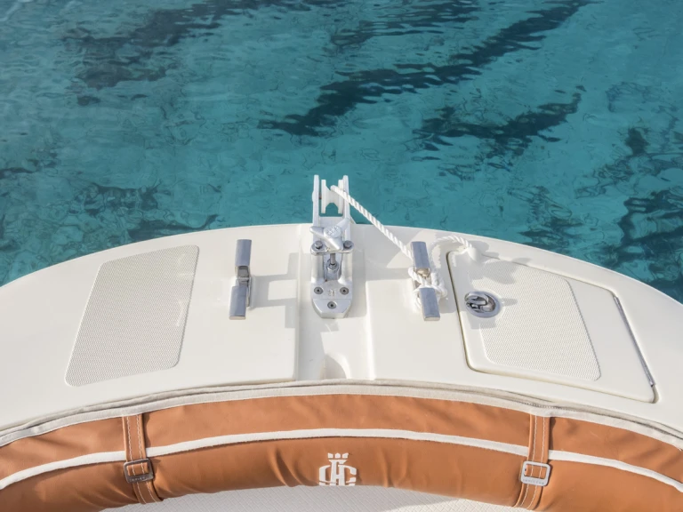 Pronajmout si Invictus  190FX v Fornells