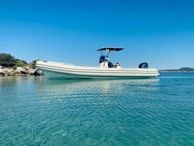 Pronájem lodi Palau lákavé ceny Tempest 900