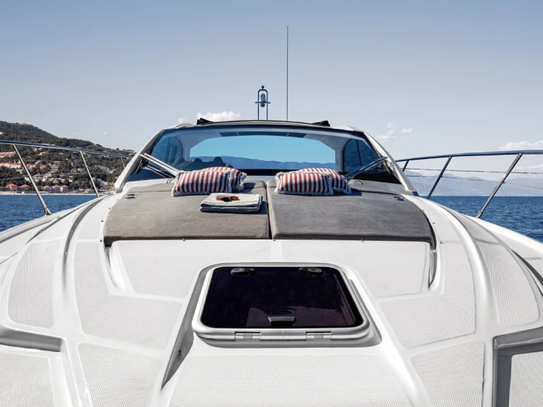 Pronajmout si Azimut Azimut Atlantis 45 v Podstrana