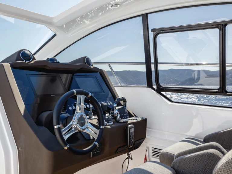 Pronájem lodi Podstrana lákavé ceny Azimut Atlantis 45